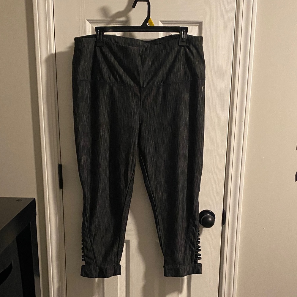Stylish Black Cropped Active Wear Pants